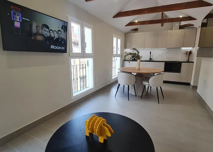 Navas Penthouse 301 By Florentia Homes