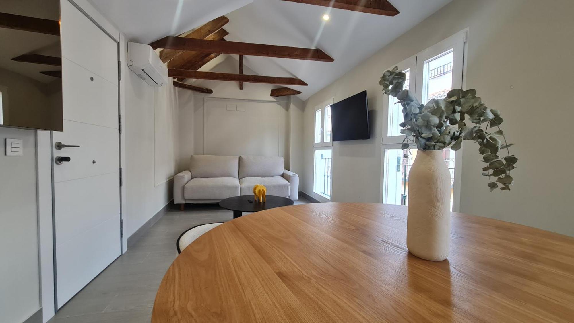 Navas Penthouse 301 By Florentia Homes Apartment *